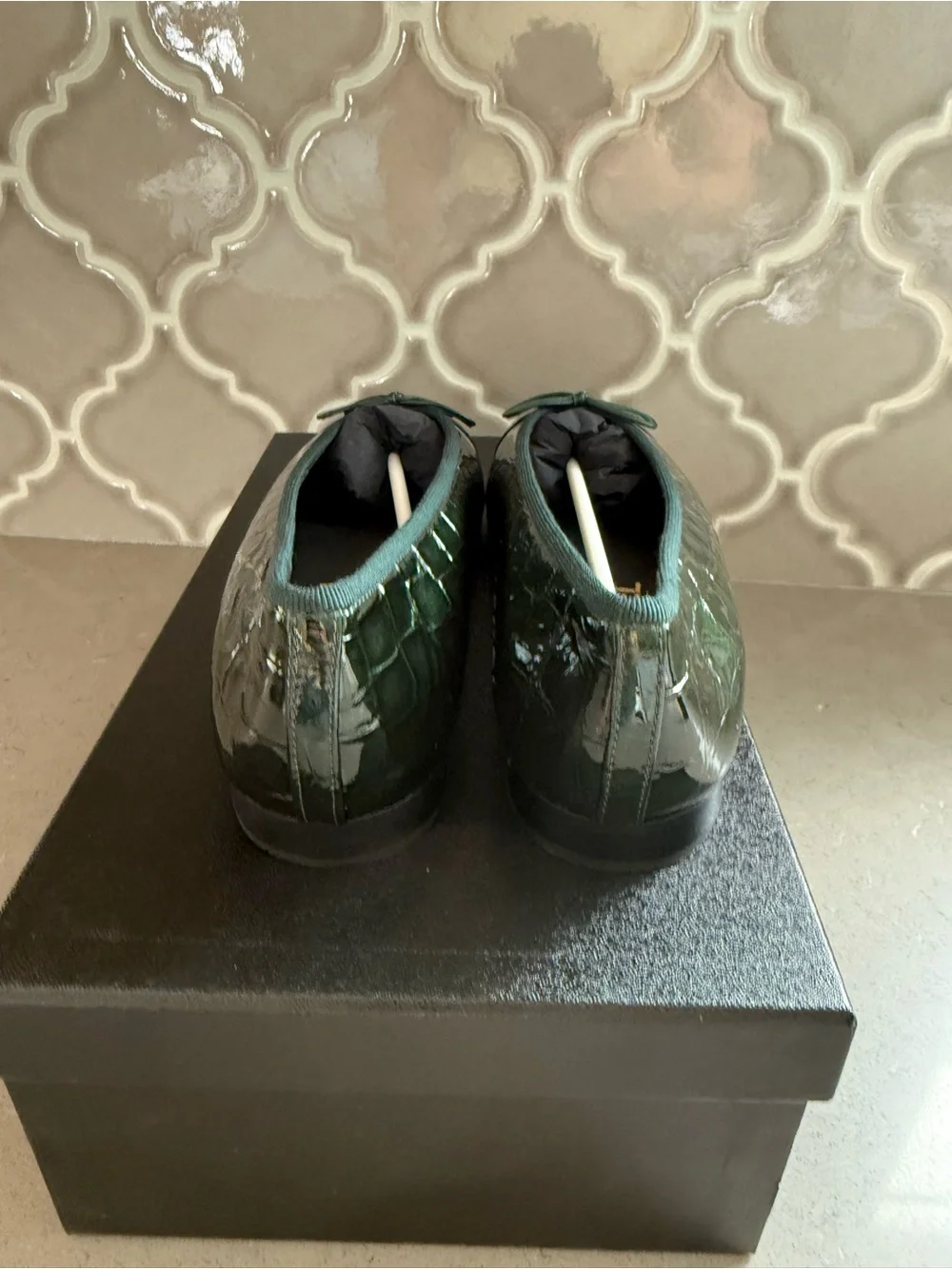 BNWT Chanel 26A Croc Embossed Patent DK Green/Black Ballet Flat Size 36.5